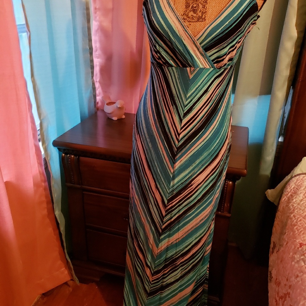 Dress - Picture 2 of 3